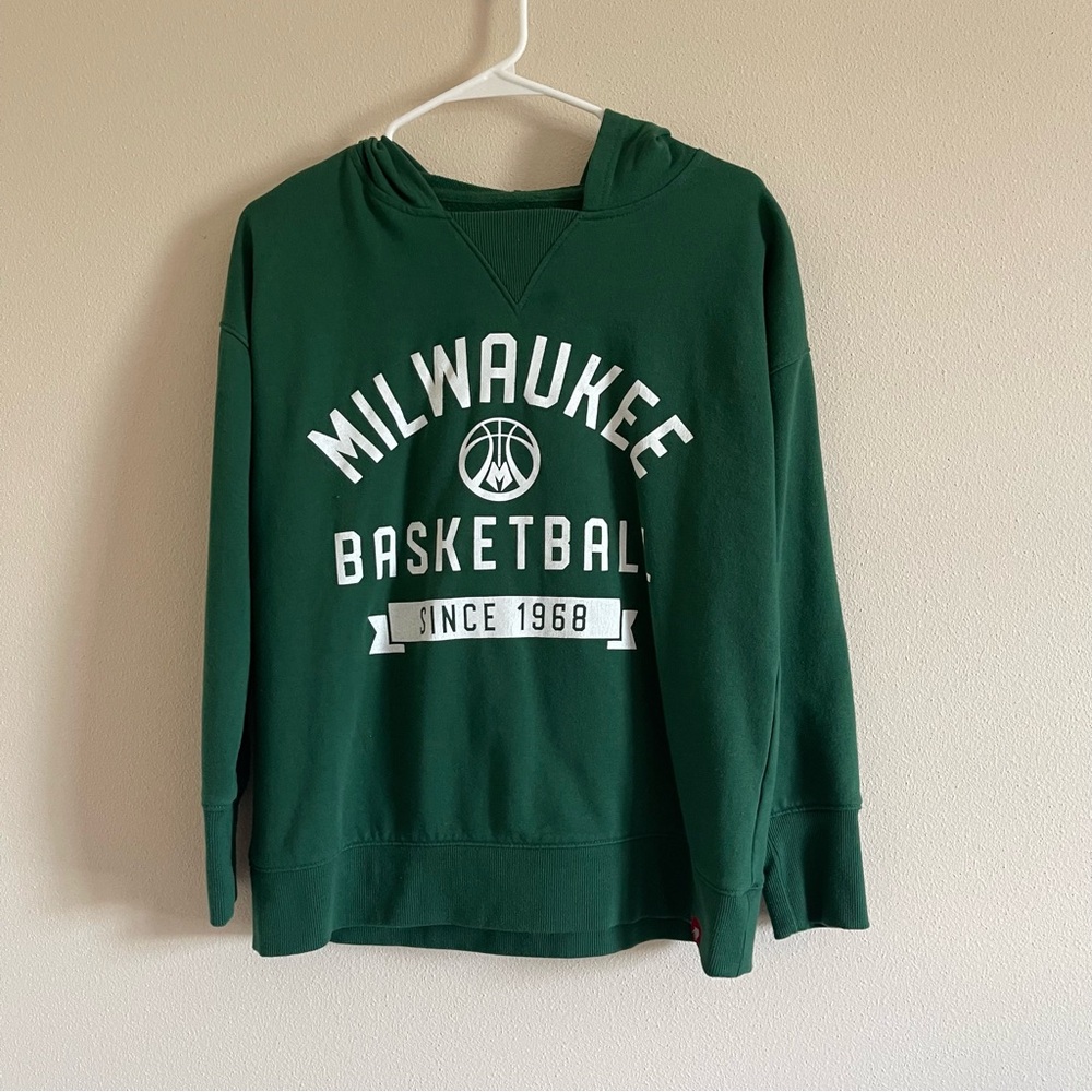 Milwaukee bucks hoodie women’s size small